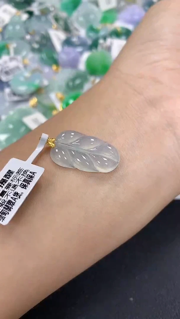 颈饰18K金镶嵌翡翠a货假一赔三支持复检百元上9元证书费自理