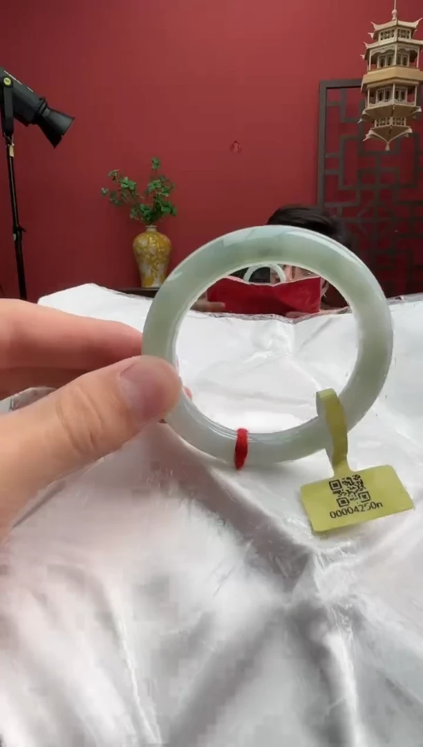 未镶嵌手镯（圆镯）翡翠翡翠手镯1