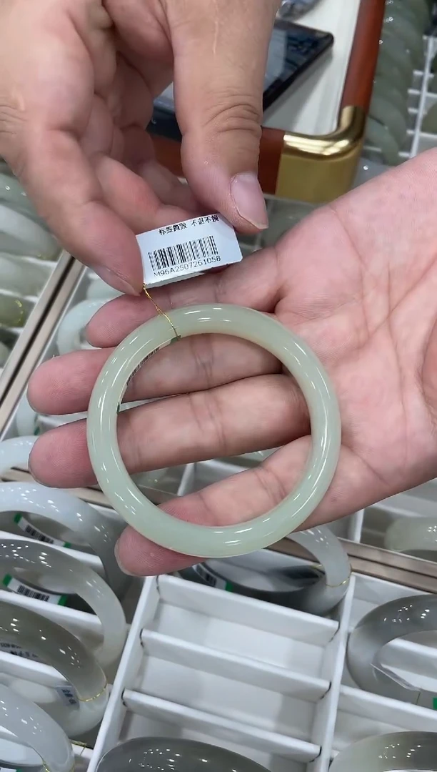 未镶嵌手镯和田玉54-55圈口 1058