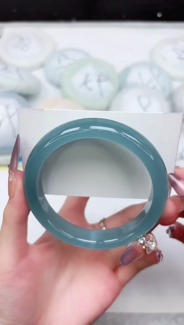 石英质玉手镯未镶嵌188-64