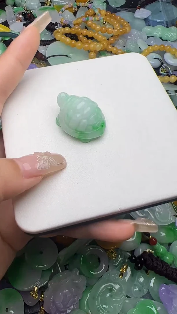 翡翠未镶嵌颈饰天然缅甸翡翠吊坠