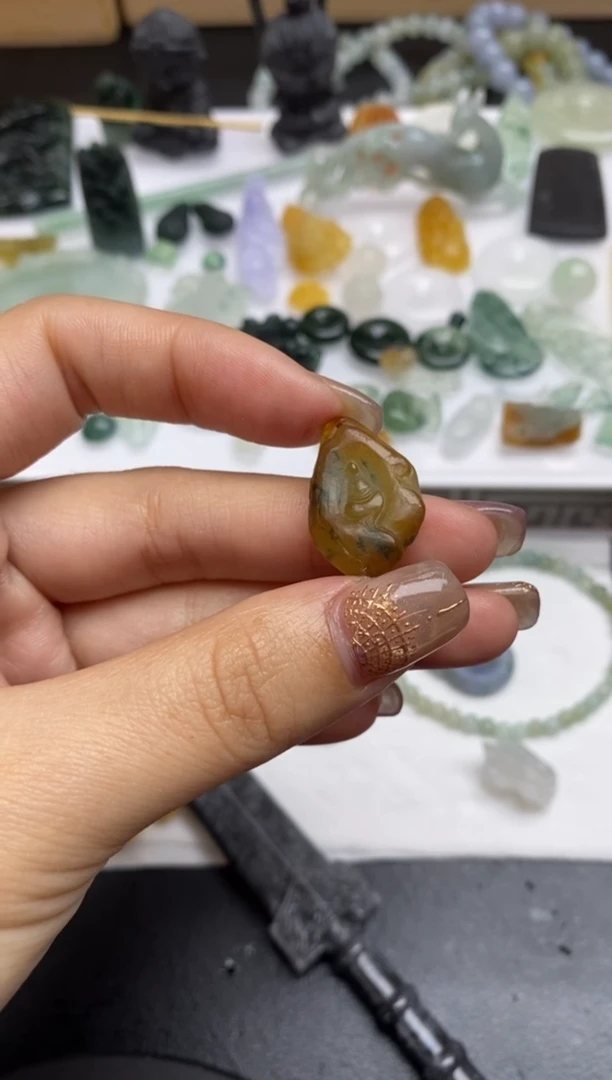 【闪购商品】定制翡翠未镶嵌翡翠毛货~