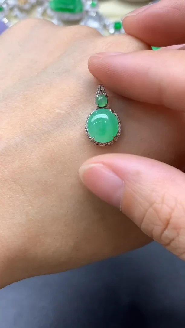 颈饰18K金镶嵌翡翠308-中国好珍宝