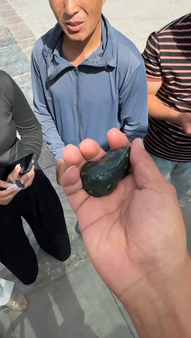 未镶嵌和田玉（糖玉）挂件和田玉
