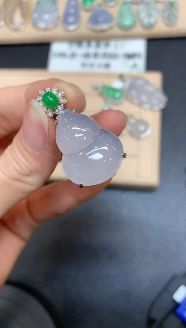 【闪购商品】翡翠颈饰18K金镶嵌葫芦【无服务费