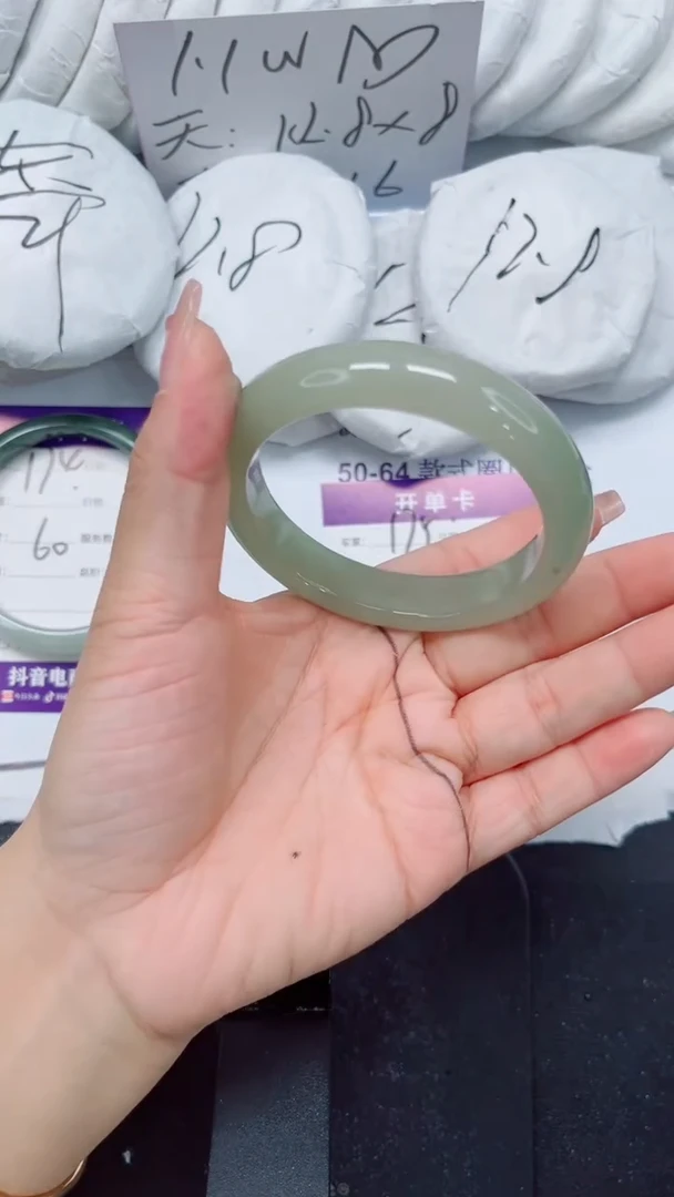 未镶嵌手镯石英质玉175-56
