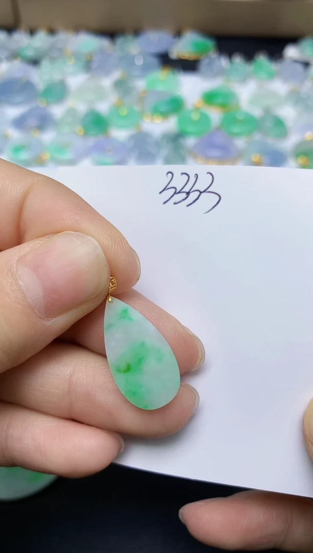 翡翠未镶嵌颈饰 天然缅甸翡翠A货