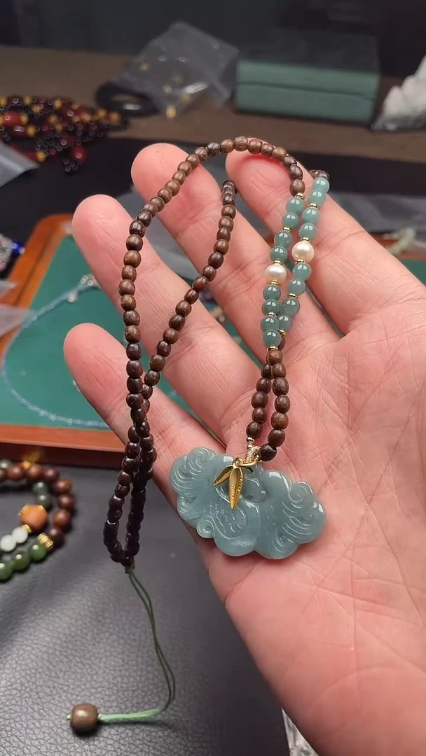 翡翠未镶嵌颈饰多样性发货拍一发一