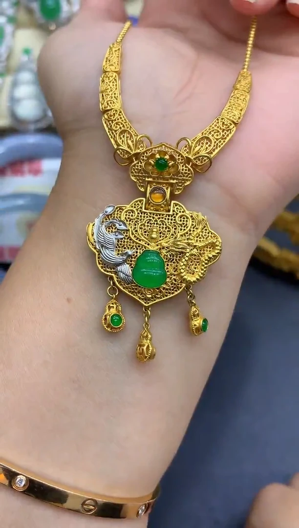 颈饰18K金镶嵌翡翠420-中国好珍宝