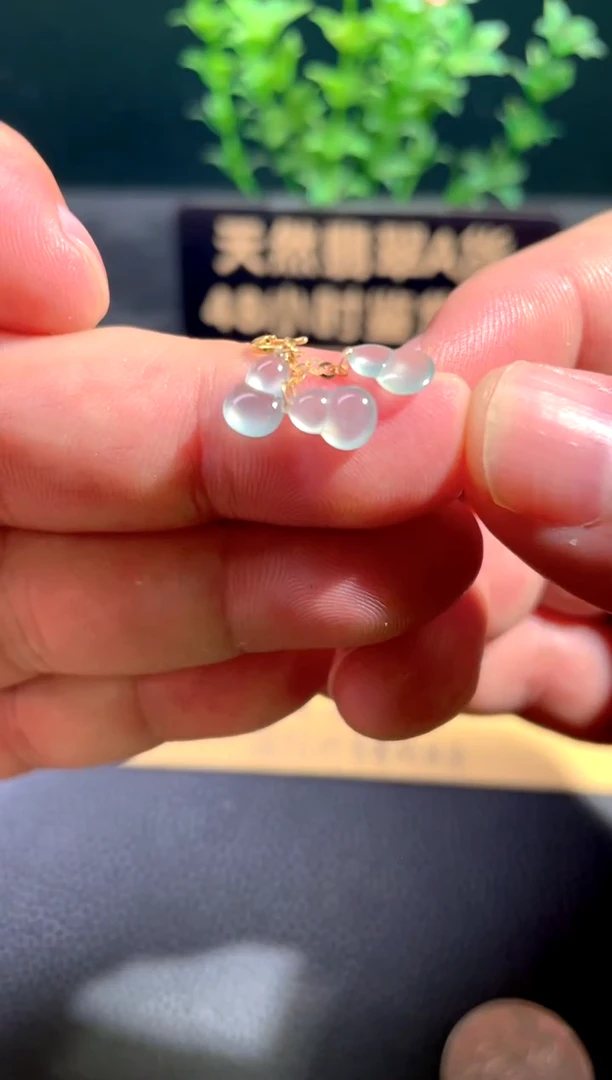 颈饰18K金镶嵌翡翠翡翠