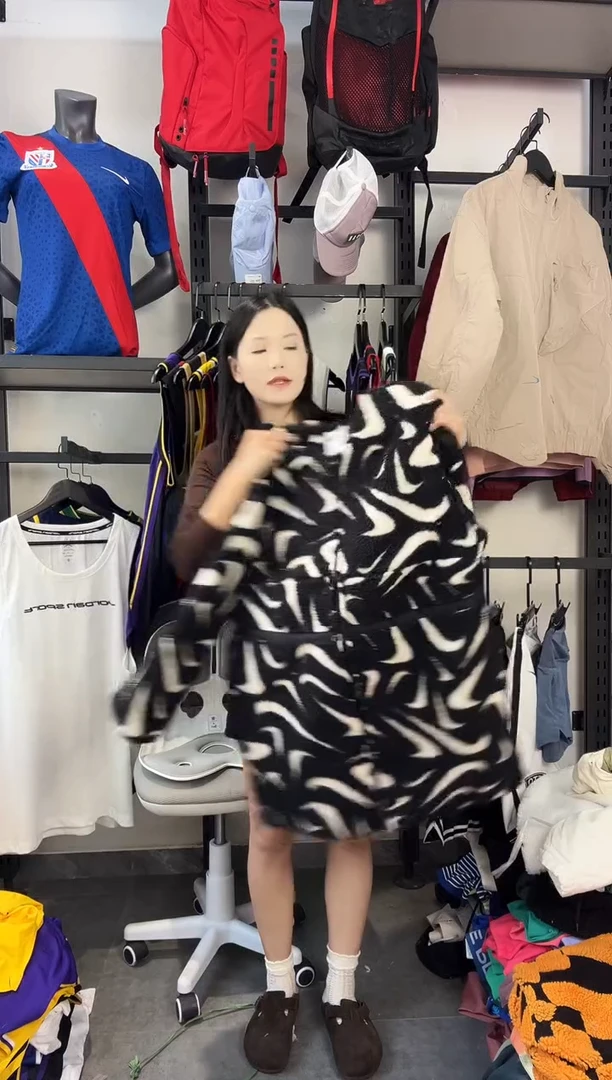 275编码 瑕疵款直播间过款为准 尺码