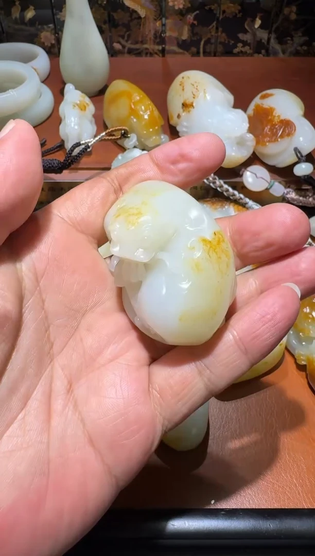 和田玉未镶嵌颈饰貔貅