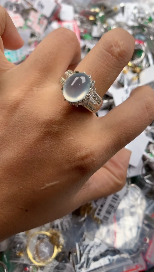 未镶嵌戒指翡翠?***?666               6