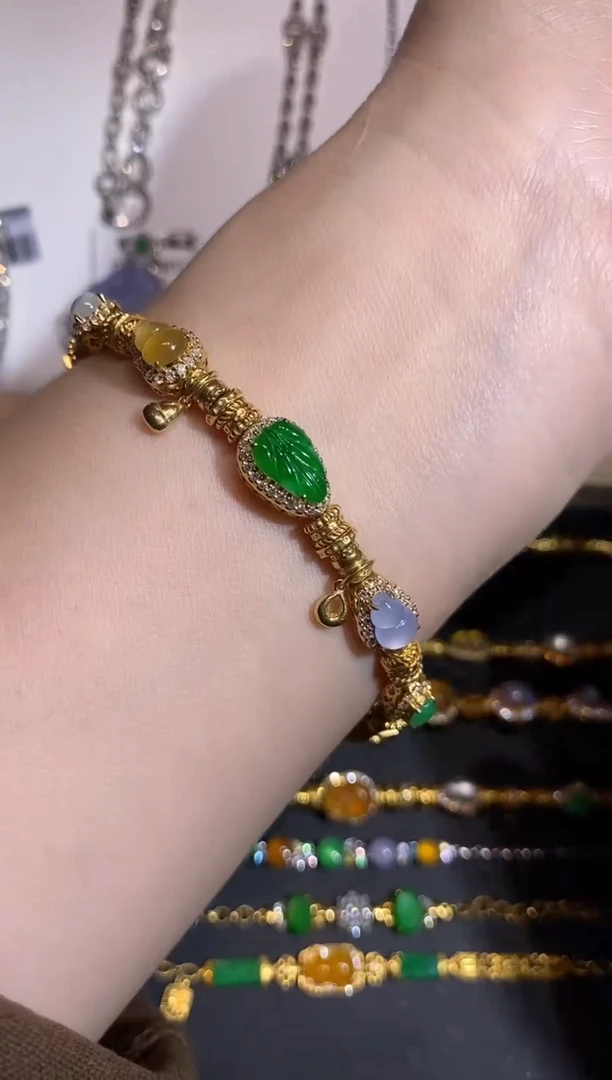 18K金镶嵌手链翡翠手链