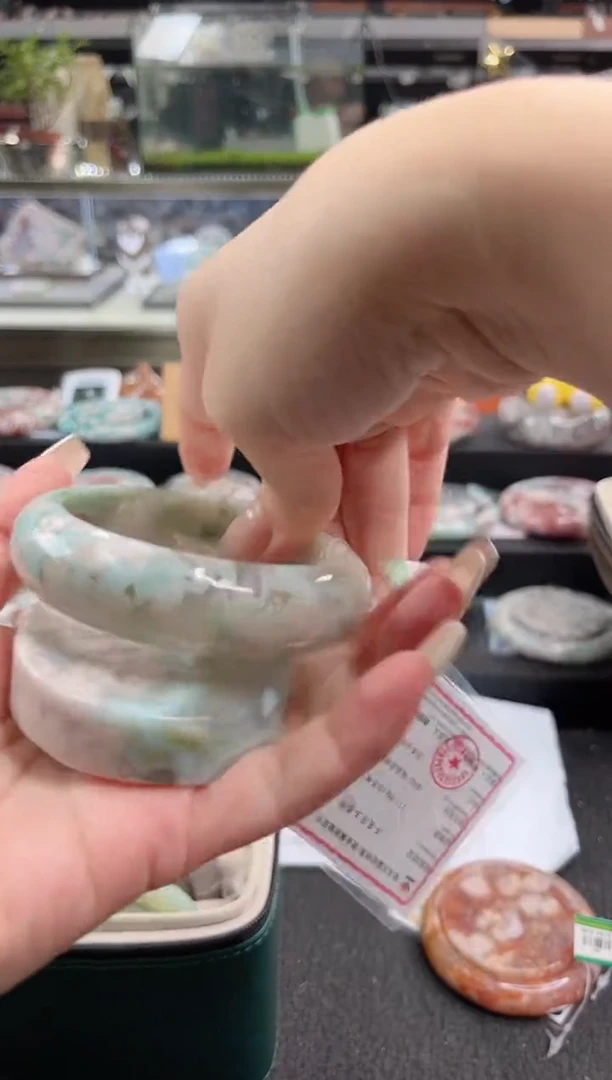 未镶嵌手镯石英质玉尘*丷圈口（赠品镯心）