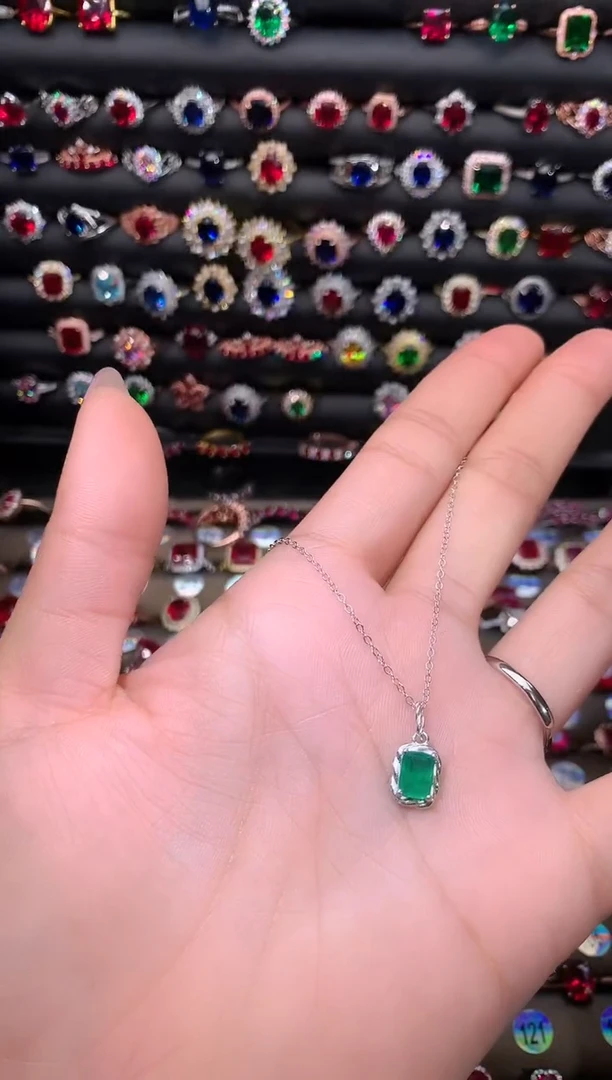 【闪购商品】祖母绿颈饰银S925镶嵌57