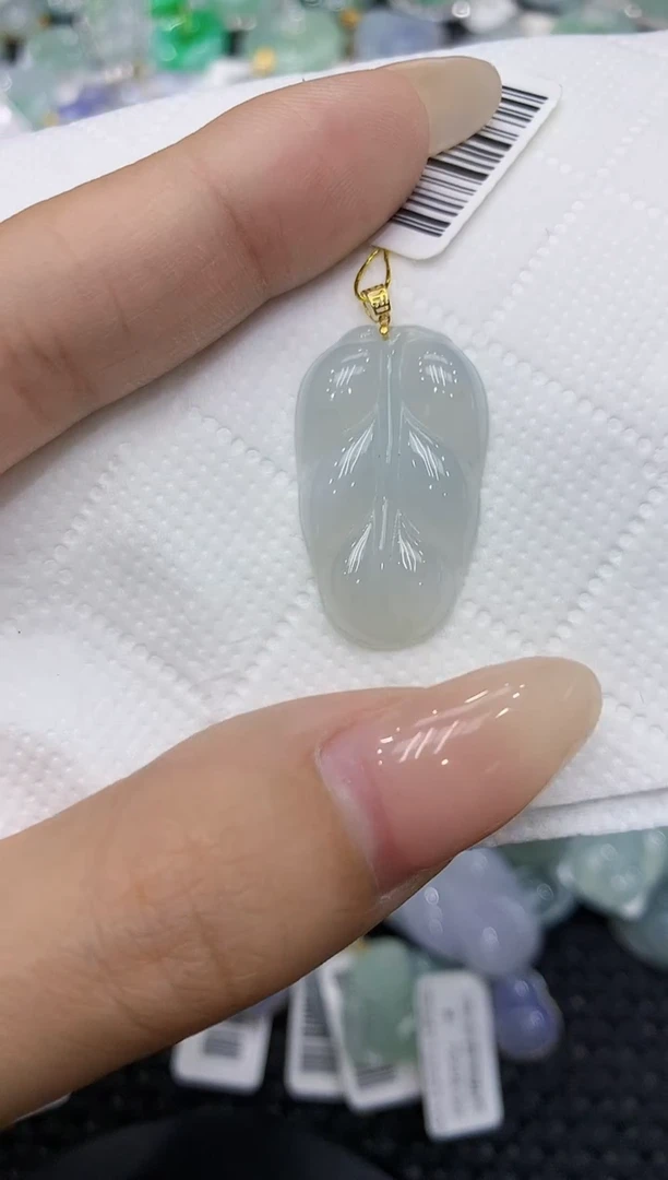 翡翠18K金镶嵌颈饰111111111111