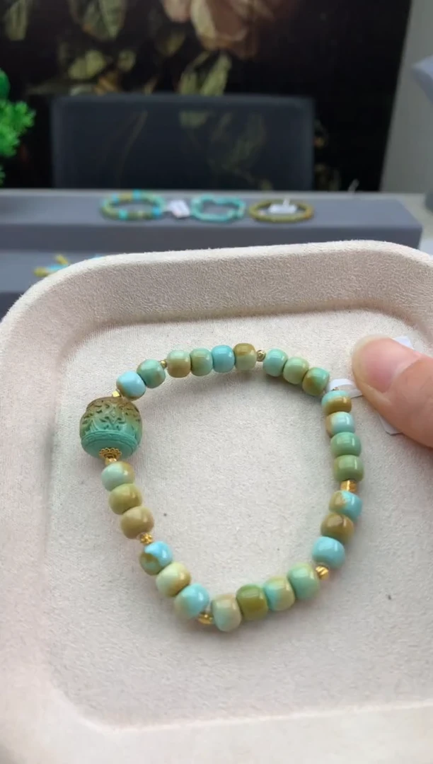 18K金镶嵌绿松石手串F****️Q192