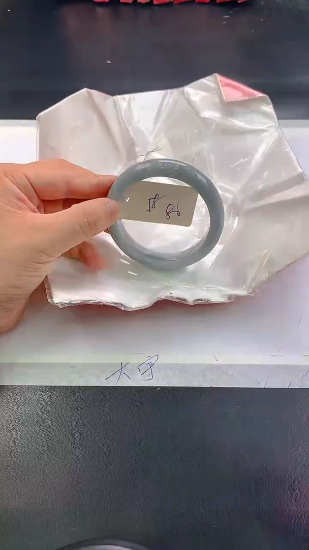 未镶嵌手镯翡翠80