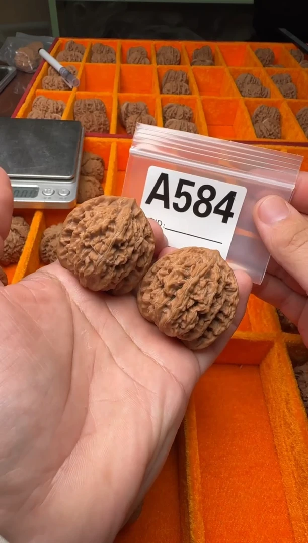 吊坠文玩核桃盘龙虎41-A584