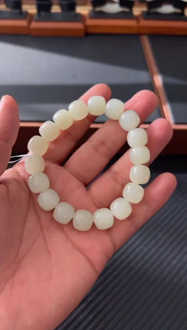 未镶嵌手串和田玉黑山微色差手串卡12M