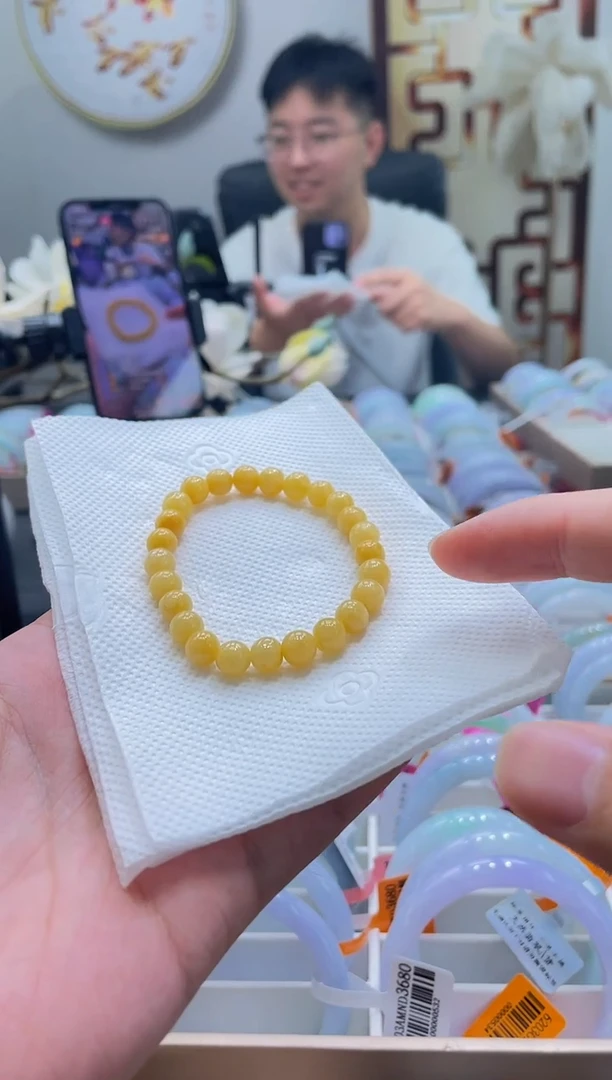 未镶嵌手镯翡翠喵***?黄翡手串