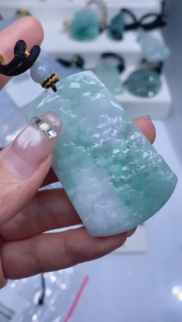 颈饰未镶嵌翡翠吊坠