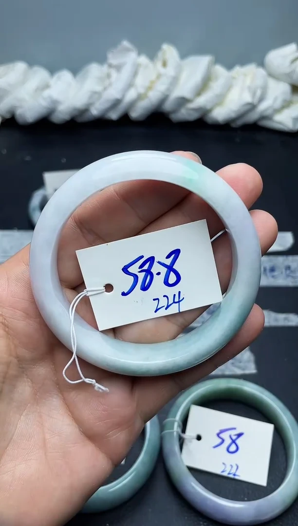 未镶嵌手镯翡翠224
