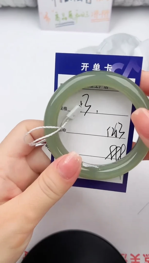 和田玉手镯未镶嵌53颜色微差无瑕疵