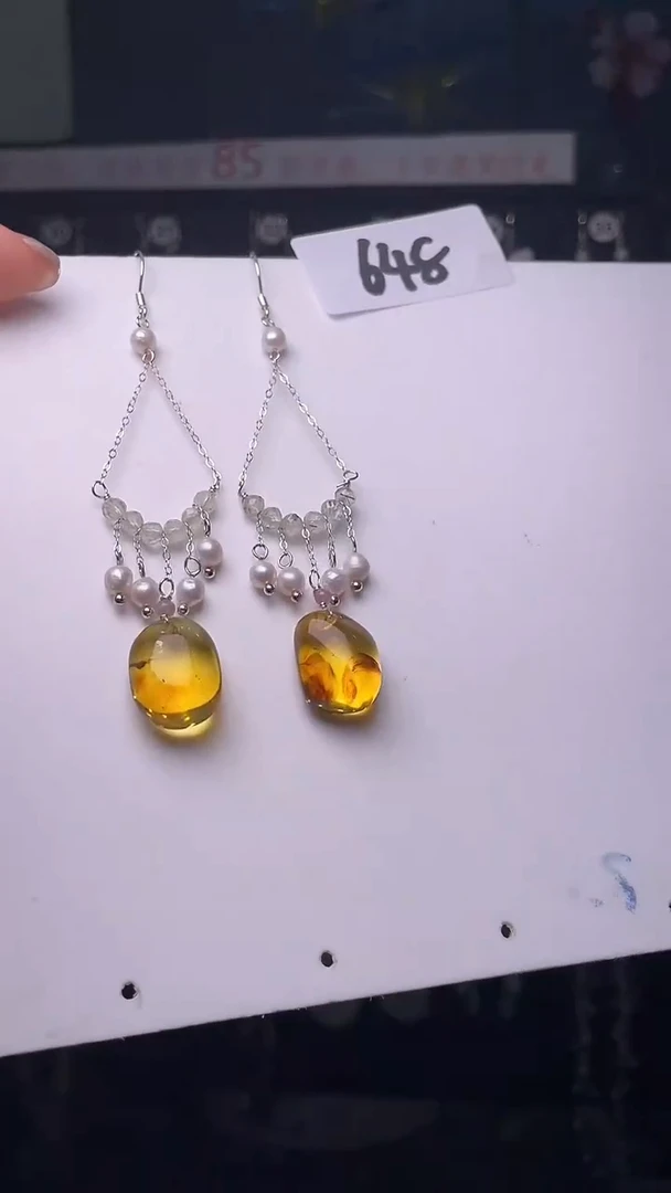 蜜蜡未镶嵌耳饰喜欢拍