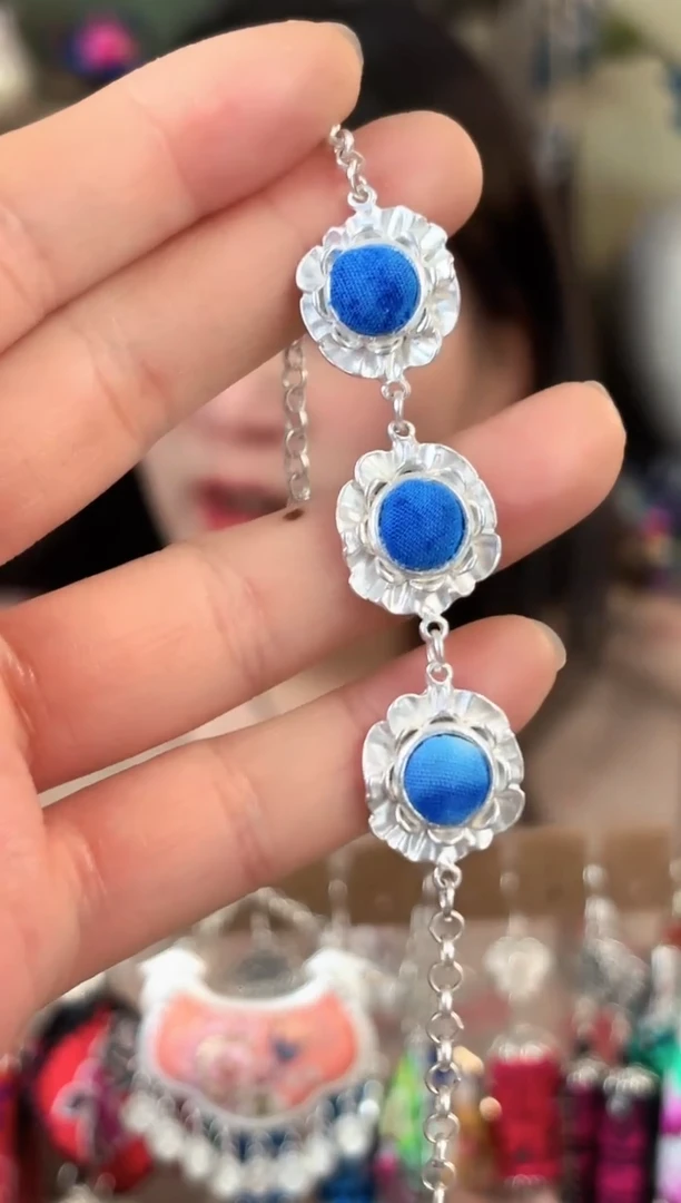 彩云南阁非遗老绣苗银饰品143