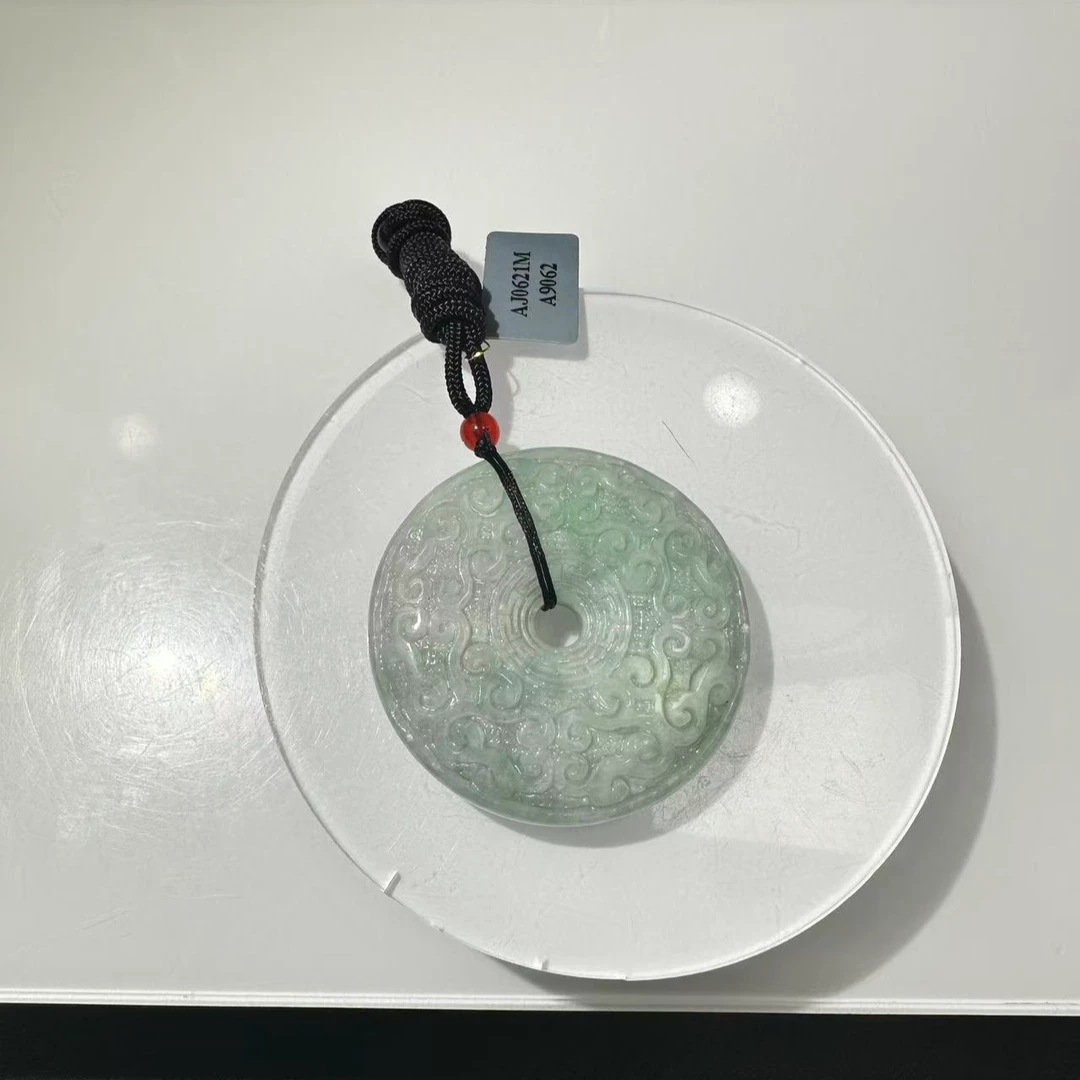 翡翠A货精品吊坠-ZYW
