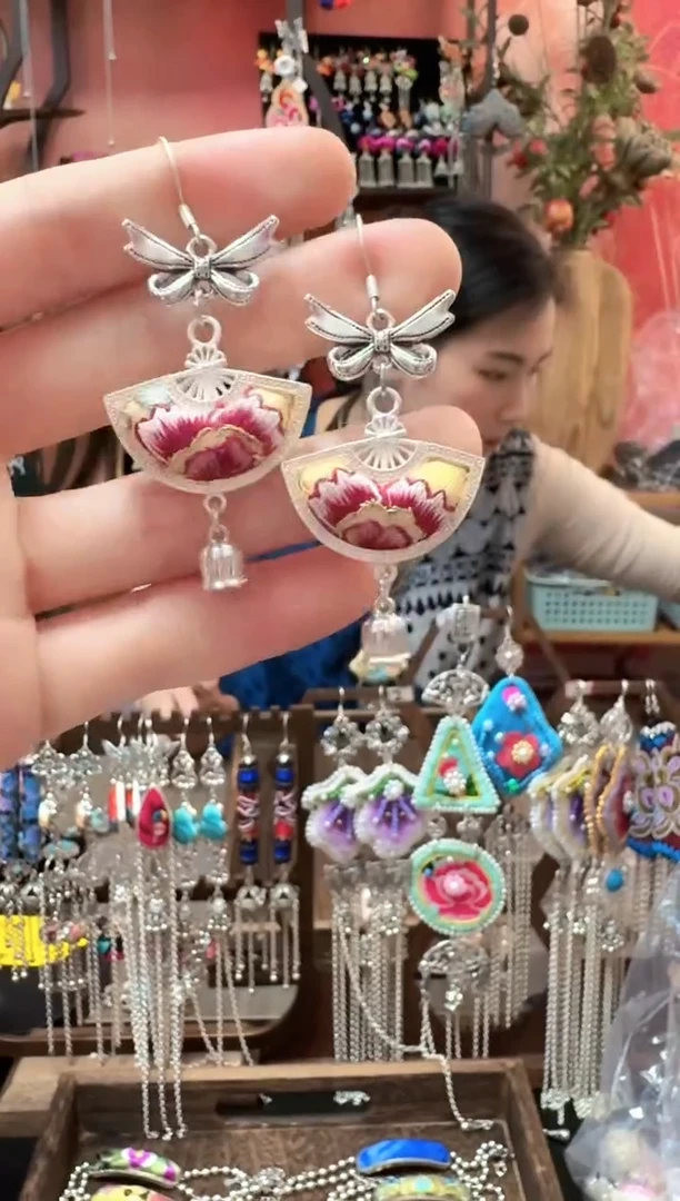 织绣云织谣民族风精美饰品  187