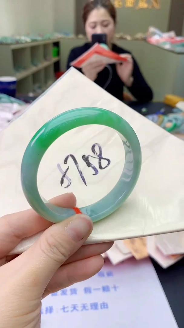 【闪购商品】翡翠手镯未镶嵌0095804977