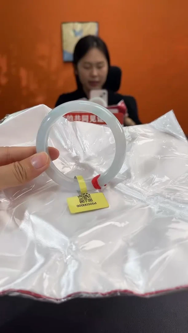 未镶嵌手镯翡翠4   5758