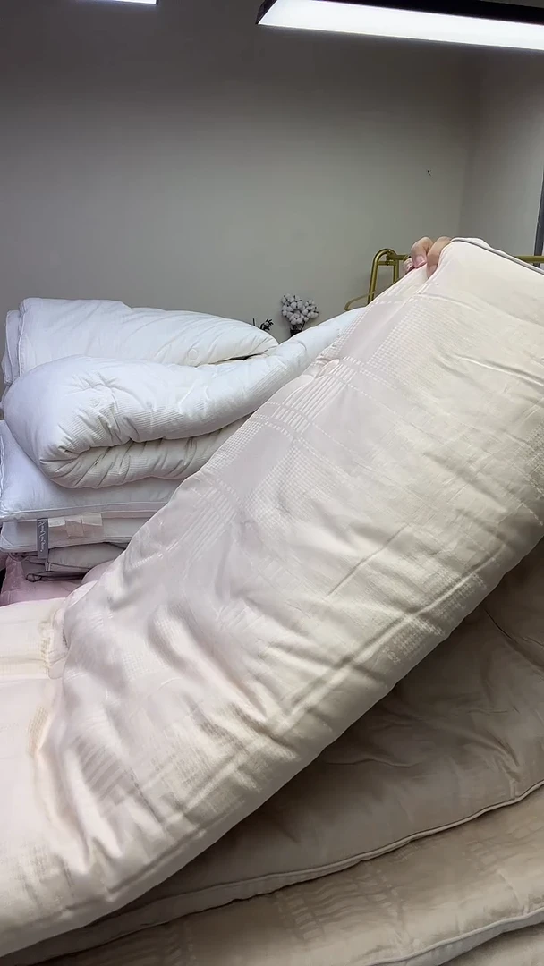 95%以上香槟冬被200*230//7.5