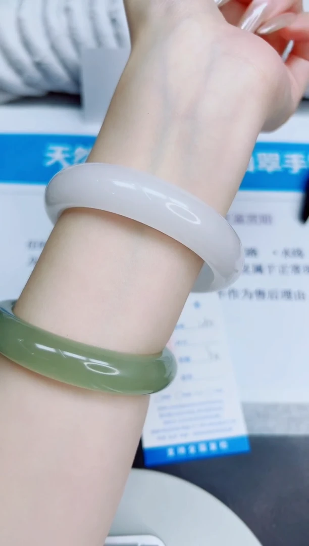 未镶嵌手镯石英质玉130/60