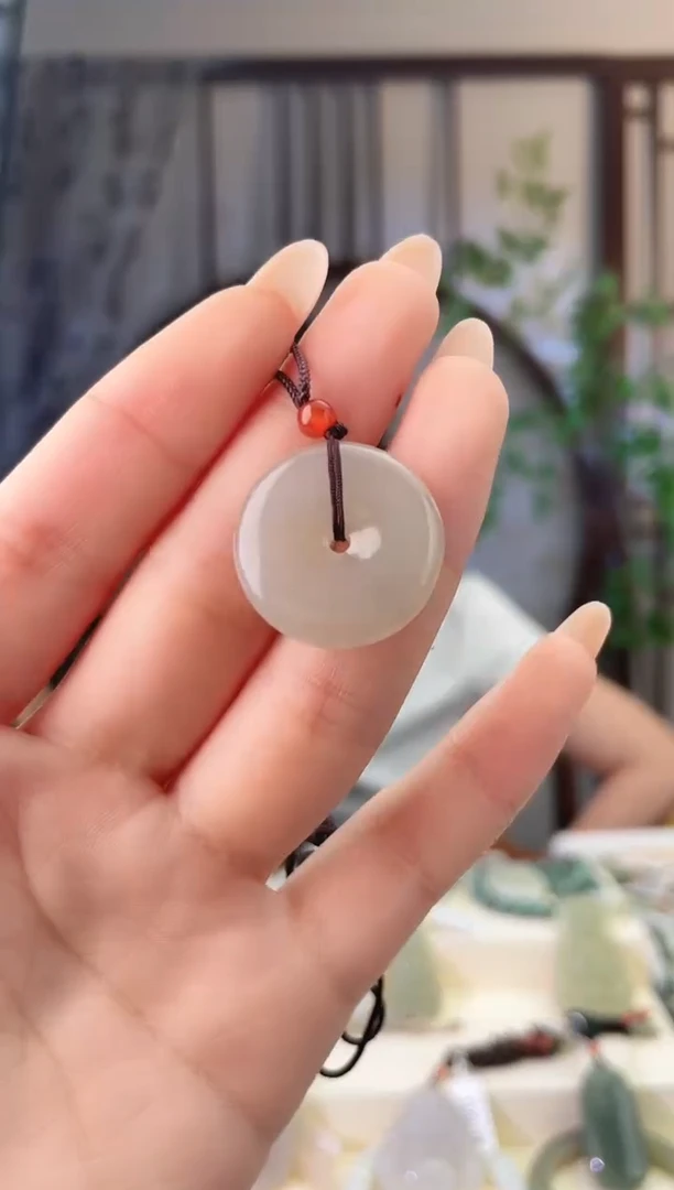 颈饰未镶嵌和田玉扣 无