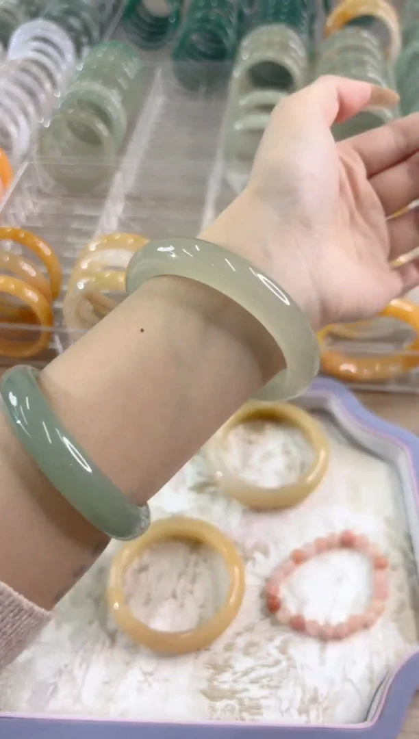 未镶嵌手镯石英质玉164-59D