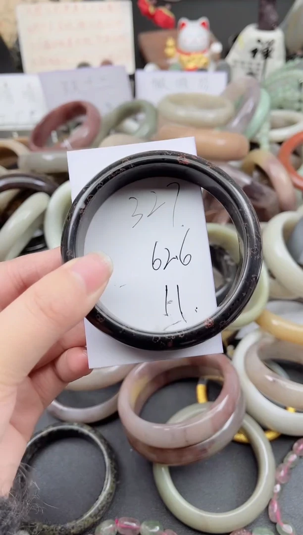 未镶嵌手镯石英质玉327