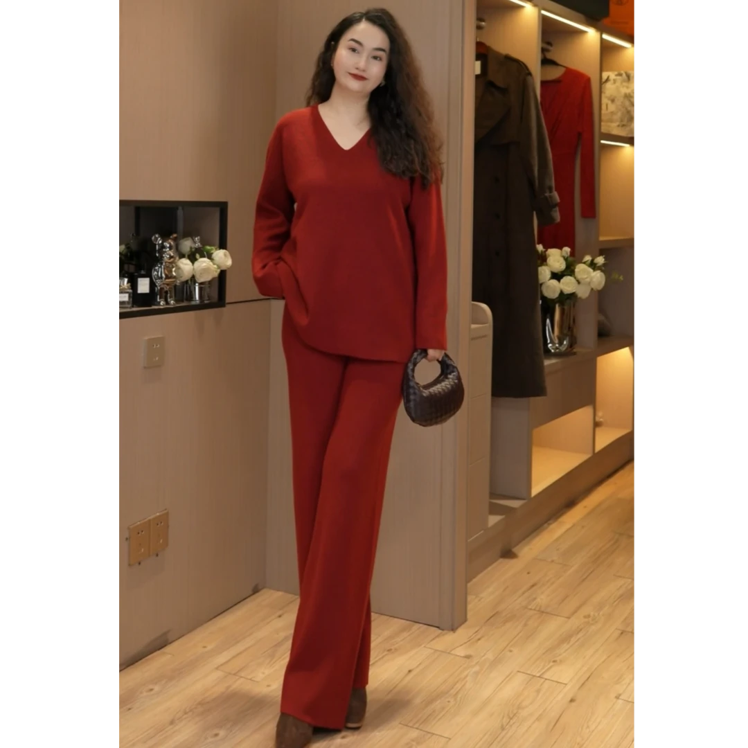 85039款高极感套装V领针织上衣+裤子两件套