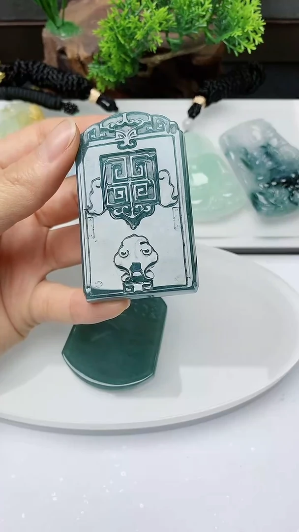 【闪购商品】翡翠颈饰未镶嵌