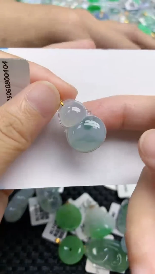 翡翠18K金镶嵌颈饰天然A货翡翠