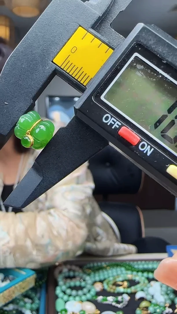 吊坠(不含链)18K金镶嵌和田玉1