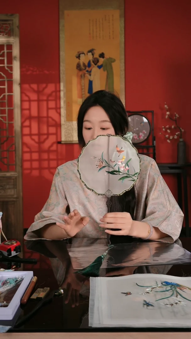 织绣纯手工双面绣宋锦团扇