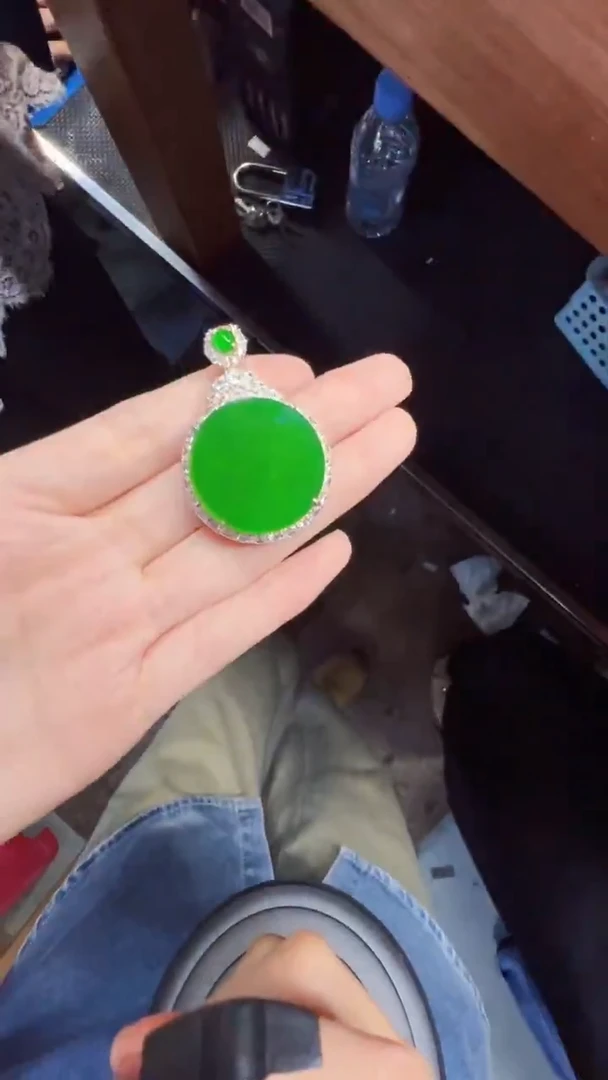 未镶嵌定制翡翠翡翠A货有轻微色差属于正常现象无事牌多样性发货1