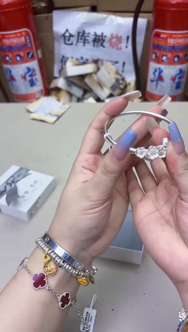 金属银色饰品YS11111111110387