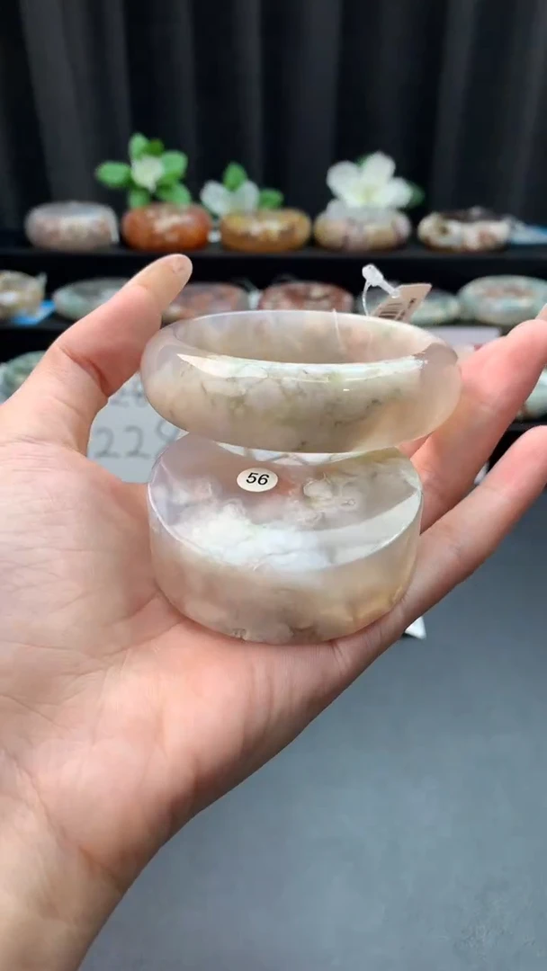 未镶嵌手镯石英质玉（56圈口）赠送镯心