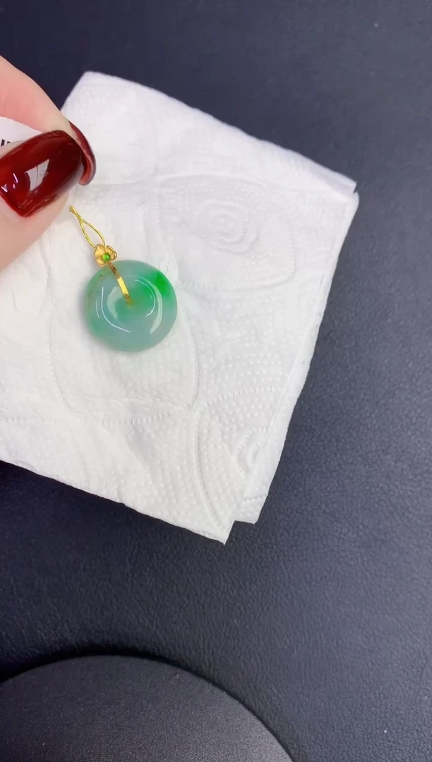 颈饰18K金镶嵌翡翠缅甸天然翡翠A货