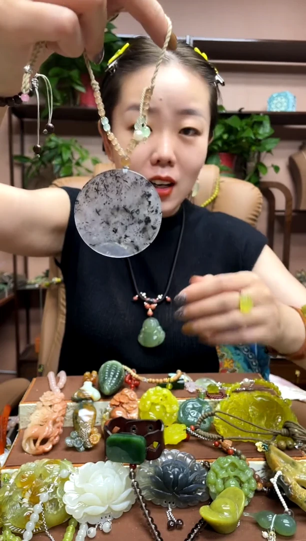 未镶嵌岫玉吊坠·